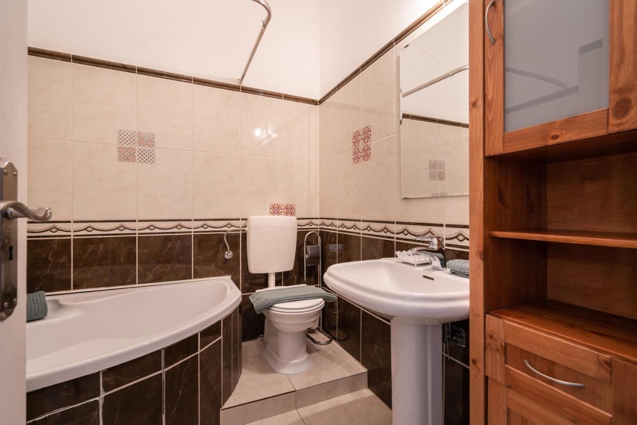 K10 - Kazinczy Street Heritage Suite - Best Location By Bqa Budapeszt Zewnętrze zdjęcie